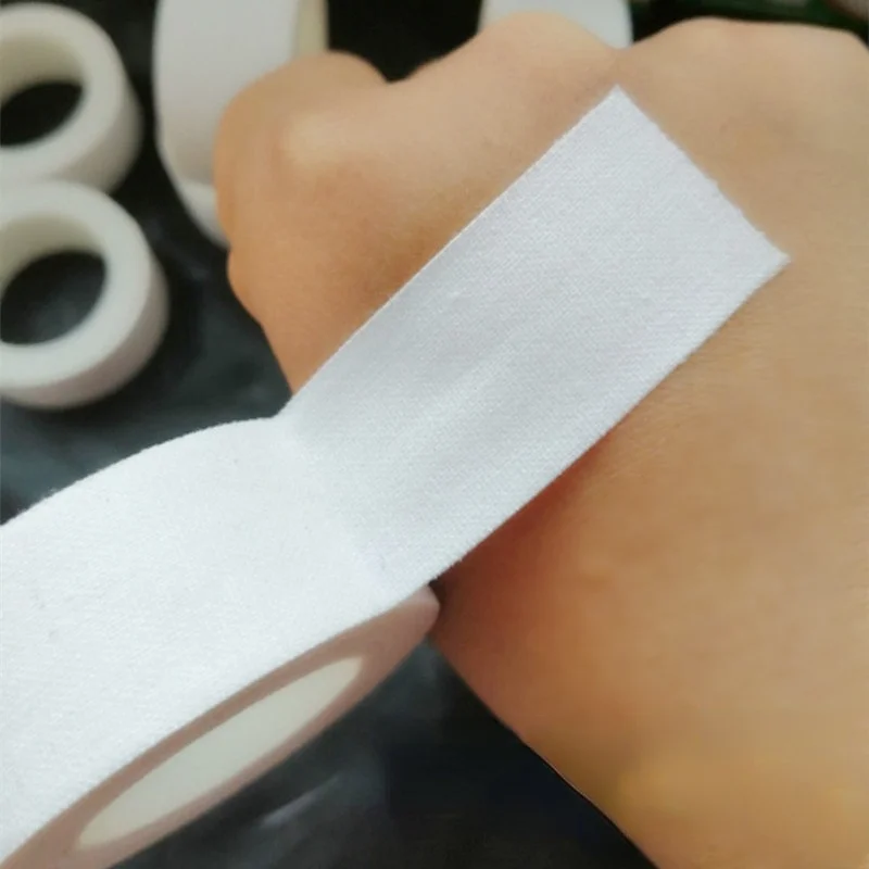 1 rol witte katoenen plakband  - Medical Tape recensie en prijs